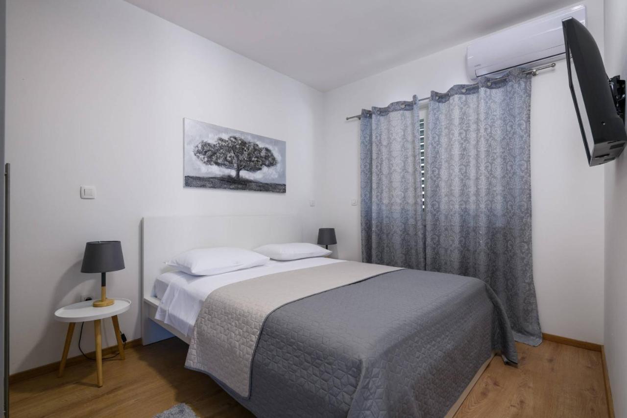 Villa Dora Pula Extérieur photo